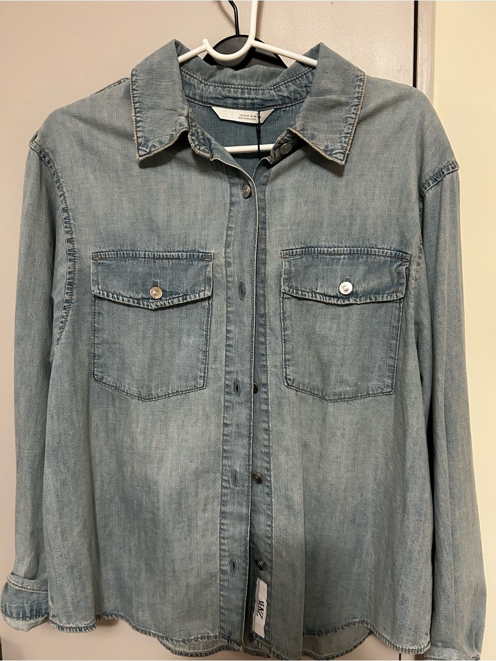 NWT ZARA Denim Button Down Shirt Epaulettes Light Blue Wash Size Medium M